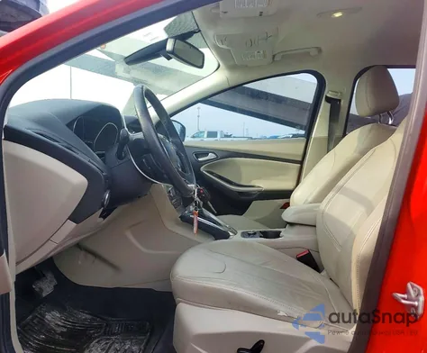 2012 Ford Focus Sel z USA, uszkodzony, nr VIN 1FAHP3H28CL174509